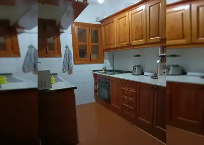 Se alquila habitación en piso compartido de 2 habitaciones en Albaycín, gastos incluidos en Granada