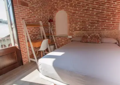 Se alquila habitación en piso de 5 habitaciones en Barcelona en Barcelona